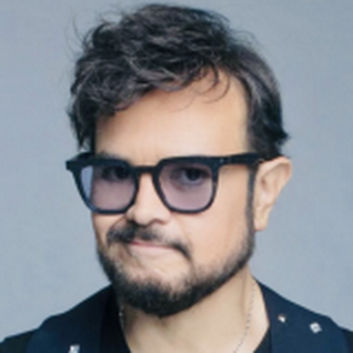 Aleks Syntek voice